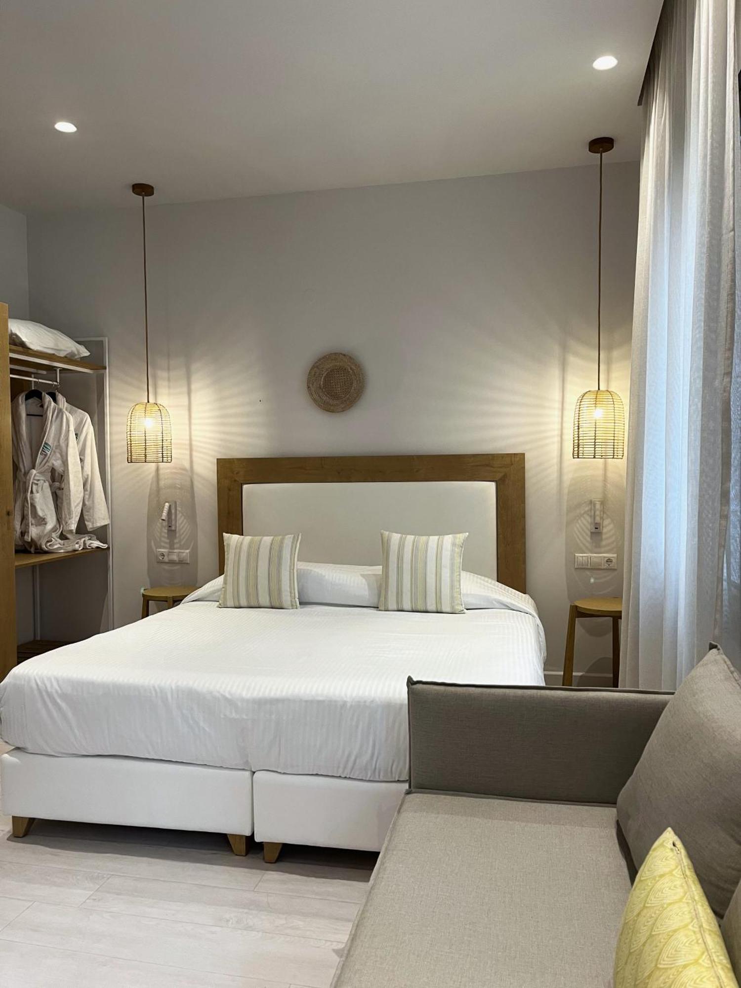 הרסוניסוס Maritime Suites מראה חיצוני תמונה