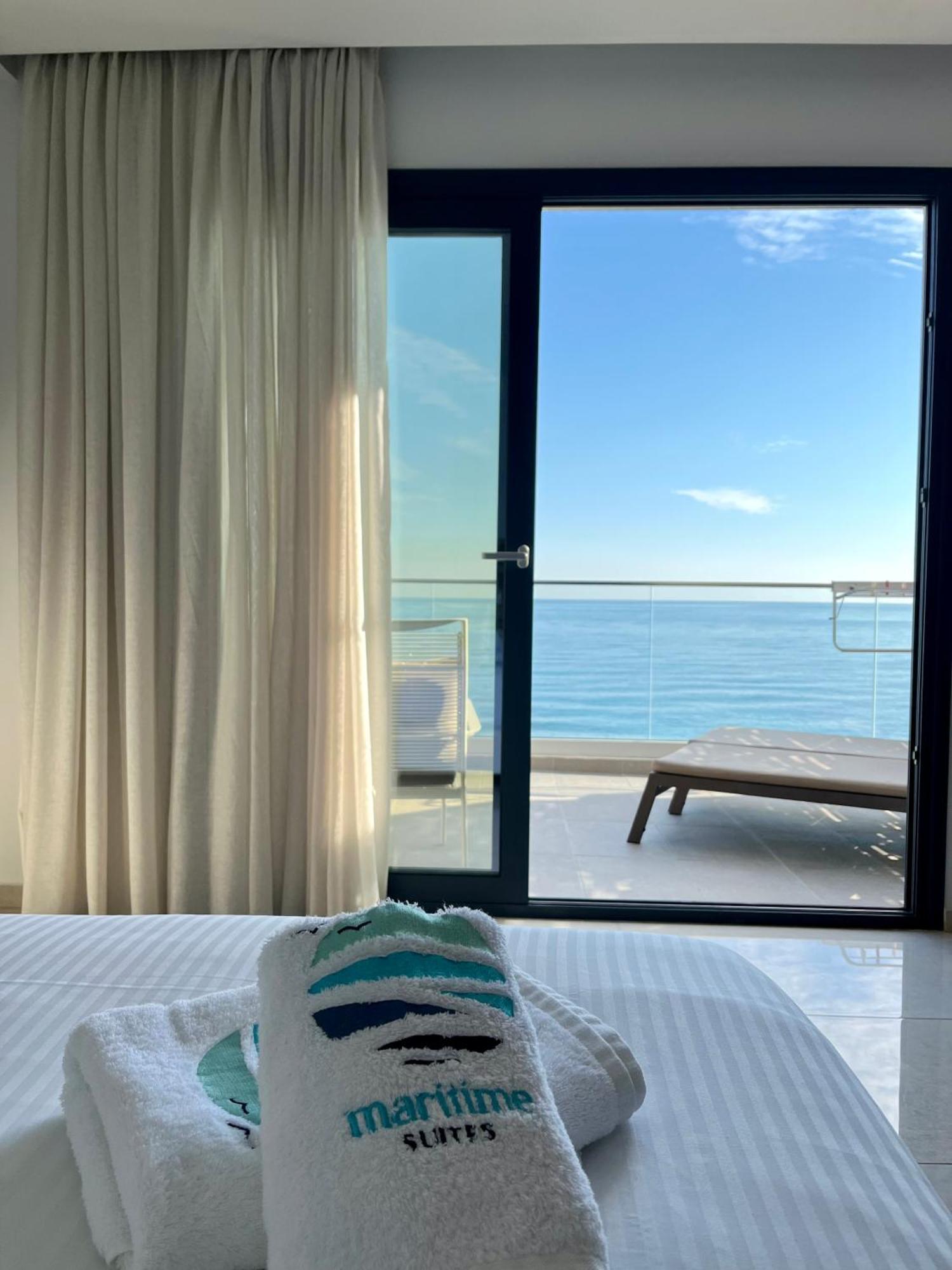 הרסוניסוס Maritime Suites מראה חיצוני תמונה