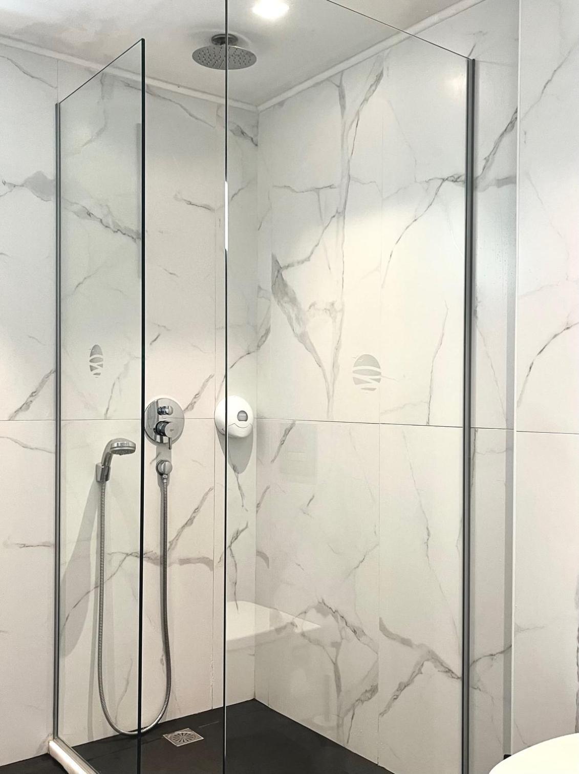 הרסוניסוס Maritime Suites מראה חיצוני תמונה