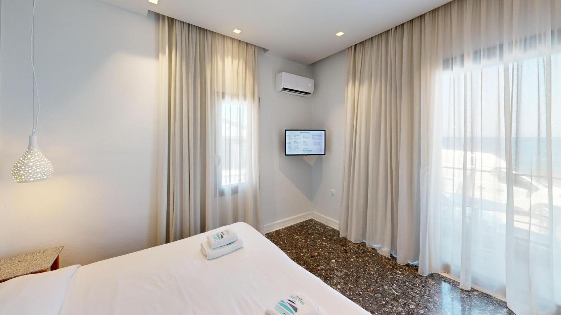 הרסוניסוס Maritime Suites מראה חיצוני תמונה