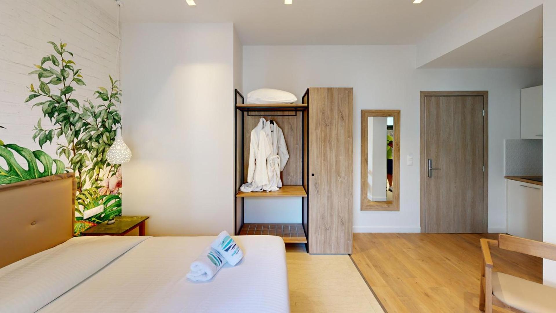 הרסוניסוס Maritime Suites מראה חיצוני תמונה