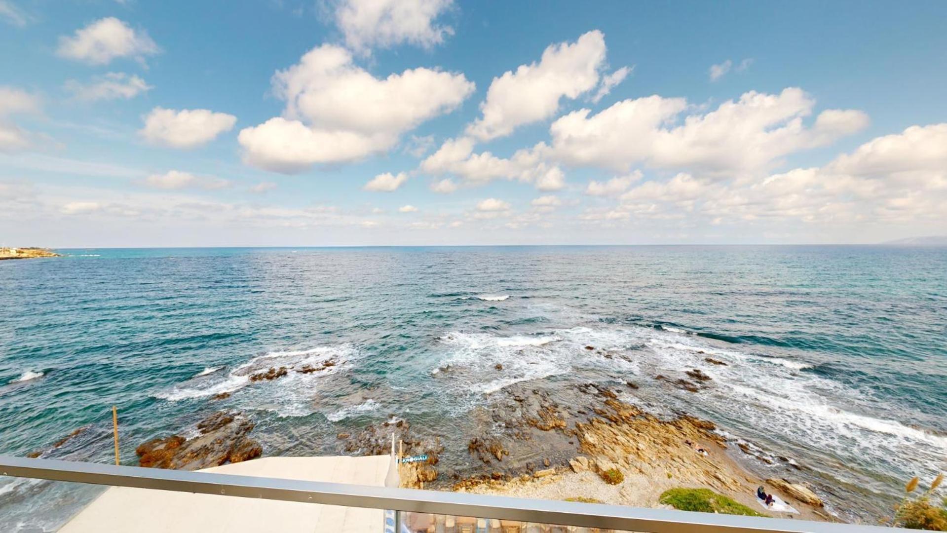הרסוניסוס Maritime Suites מראה חיצוני תמונה